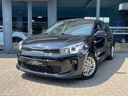 Zwart, andere lak Gebruikt 2020 Kia Rio Plus Hatchback | € 18.750 (Iets duurder)