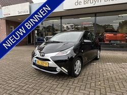 Zwart Gebruikt 2018 Toyota Aygo X-play Hatchback | € 9.899 (Eerlijke prijs)