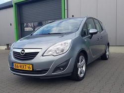 Grijs (metallic) Gebruikt 2011 Opel Meriva Edition MPV | € 5.997 (Eerlijke prijs)