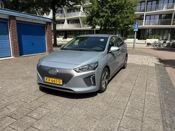 Grijs Gebruikt 2017 Hyundai Ioniq Comfort Sedan | € 7.700 (Eerlijke prijs)