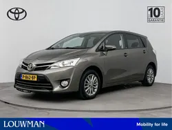 Grijs, metallic lak Gebruikt 2016 Toyota Verso Limited MPV | € 15.445 (Eerlijke prijs)