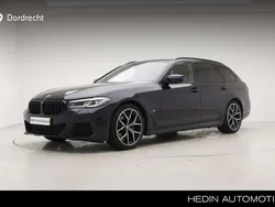 Zwart, metallic lak Gebruikt 2021 BMW 520 M Sport Stationwagen | € 41.895 (Duur)