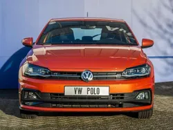 Oranje Gebruikt 2018 VW Polo R-line Hatchback | € 14.450 (Eerlijke prijs)