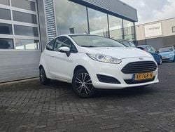 Wit Gebruikt 2015 Ford Fiesta Hatchback | € 4.449 (Super prijs)