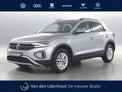 Grijs Gebruikt 2023 VW T-Roc Life SUV | € 29.950 (Goede deal)