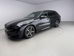 Zwart, metallic lak Gebruikt 2024 BMW 530e M Sport Stationwagen | € 62.900