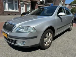 Grijs Gebruikt 2006 Skoda Octavia Elegance Hatchback | € 4.950 (Eerlijke prijs)
