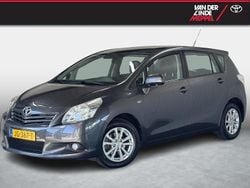 Grijs Gebruikt 2011 Toyota Verso Business Edition MPV | € 9.950 (Iets duurder)