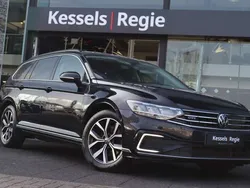 Zwart Gebruikt 2020 VW Passat GTE Stationwagen | € 23.950 (Eerlijke prijs)