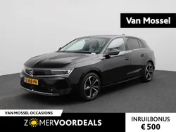 Zwart Gebruikt 2023 Opel Astra Elegance Hatchback | € 21.440 (Eerlijke prijs)