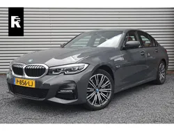 Grijs Gebruikt 2022 BMW 320 Sedan | € 32.900 (Iets duurder)