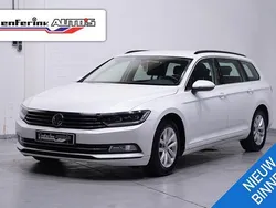 Oryx white pearl Gebruikt 2018 VW Passat Comfortline Stationwagen | € 14.800 (Eerlijke prijs)
