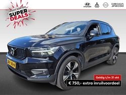 Zwart Gebruikt 2022 Volvo XC40 R-Design SUV | € 31.930 (Eerlijke prijs)
