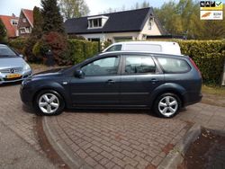 Grijs Gebruikt 2007 Ford Focus Futura Stationwagen | € 1.449 (Eerlijke prijs)