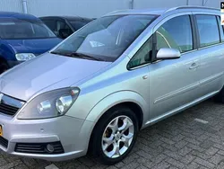 Grijs Gebruikt 2005 Opel Zafira Cosmo MPV | € 2.450 (Iets duurder)