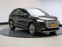 Zwart, metallic lak Gebruikt 2023 Audi Q4 e-tron Advanced SUV | € 34.850 (Eerlijke prijs)