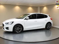 Wit Gebruikt 2018 Ford Focus Business Edition Hatchback | € 13.940 (Eerlijke prijs)