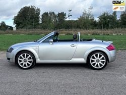 Grijs, metallic lak Gebruikt 2000 Audi TT Roadster Comfort Cabriolet | € 7.950 (Eerlijke prijs)