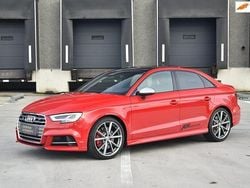 Rood (metallic) Gebruikt 2017 Audi S3 Performance Sedan | € 37.750 (Duur)