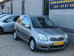 Grijs Gebruikt 2003 Toyota Yaris Sol Hatchback | € 5.490