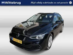 Zwart Gebruikt 2022 VW Golf VIII Life Stationwagen | € 23.950 (Eerlijke prijs)