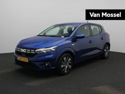 Blauw Gebruikt 2024 Dacia Sandero Expression Hatchback | € 19.435 (Eerlijke prijs)