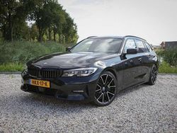 Zwart Gebruikt 2020 BMW 330e Sport Line Stationwagen | € 27.950 (Goede deal)