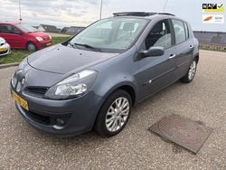 Blauw Gebruikt 2007 Renault Clio II Exception Hatchback | € 2.299 (Eerlijke prijs)