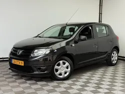 Zwart Gebruikt 2013 Dacia Sandero Ambiance Hatchback | € 5.375 (Iets duurder)