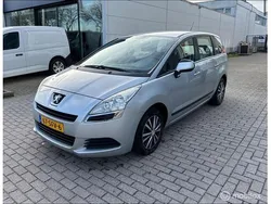 Grijs Gebruikt 2010 Peugeot 5008 MPV | € 2.950 (Super prijs)
