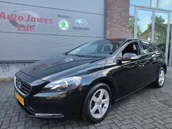 Zwart Gebruikt 2015 Volvo V40 Kinetic Stationwagen | € 11.795 (Eerlijke prijs)