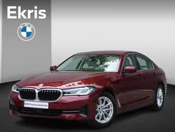 Rood Gebruikt 2021 BMW 520 M Sport Sedan | € 38.400 (Eerlijke prijs)