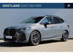 Sparkling copper grau (grijs metallic) Gebruikt 2024 BMW 220 Active Tourer Comfort Edition MPV | € 45.450 (Eerlijke prijs)