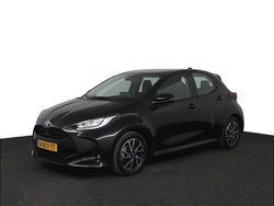 Zwart Gebruikt 2022 Toyota Yaris Hybrid Hatchback | € 22.450 (Eerlijke prijs)