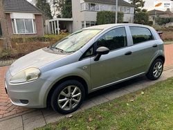 Grijs Gebruikt 2010 Fiat Grande Punto Active Hatchback | € 1.599 (Eerlijke prijs)