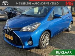 Blauw Gebruikt 2015 Toyota Yaris Hatchback | € 9.840 (Eerlijke prijs)
