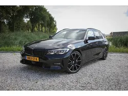 Zwart Gebruikt 2020 BMW 330 Sport Line Stationwagen | € 27.950 (Goede deal)