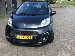 Grijs Gebruikt 2013 Peugeot 107 Active Hatchback | € 4.950 (Eerlijke prijs)