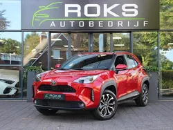 Rood Nieuw 2025 Toyota Yaris Cross Executive SUV | € 33.650 (Eerlijke prijs)