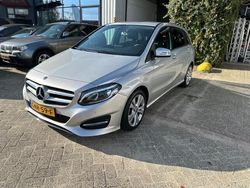 Grijs Gebruikt 2017 Mercedes B180 Business MPV | € 15.950 (Goede deal)