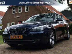 Blauw, metallic lak Gebruikt 2009 BMW 530 Sedan | € 10.945 (Eerlijke prijs)