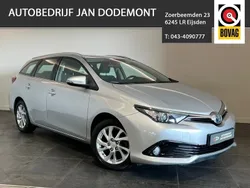Grijs Gebruikt 2016 Toyota Auris Hybrid Stationwagen | € 14.795 (Iets duurder)