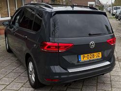 Blauw Gebruikt 2017 VW Touran Comfortline MPV | € 10.750