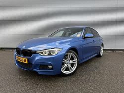 Blauw (metallic) Gebruikt 2015 BMW 318 M Sport Sedan | € 14.895 (Eerlijke prijs)