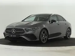 787 berggrijs metaalkleur metallic Gebruikt 2025 Mercedes 180 Edition Sedan | € 38.945
