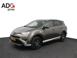 Bruin Gebruikt 2017 Toyota RAV4 Style SUV | € 20.450 (Iets duurder)