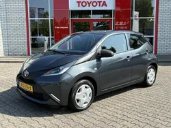 Grijs Gebruikt 2017 Toyota Aygo Hatchback | € 8.240 (Goede deal)