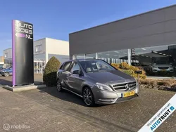 Grijs Gebruikt 2014 Mercedes B180 Ambition MPV | € 14.495 (Eerlijke prijs)