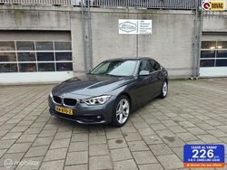 Grijs Gebruikt 2016 BMW 318 Executive Sedan | € 13.950 (Eerlijke prijs)