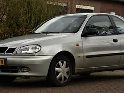 Grijs Gebruikt 1999 Chevrolet Lanos SX Hatchback | € 1.150